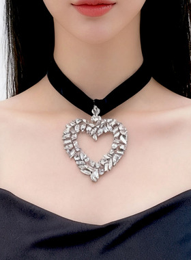 黑色丝绒超闪镶钻大爱心吊坠项链