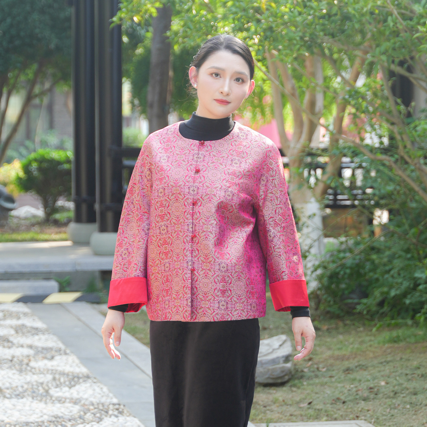 复古改良款新中式唐装真丝宋锦圆领秋冬玫红色上衣女对襟外套
