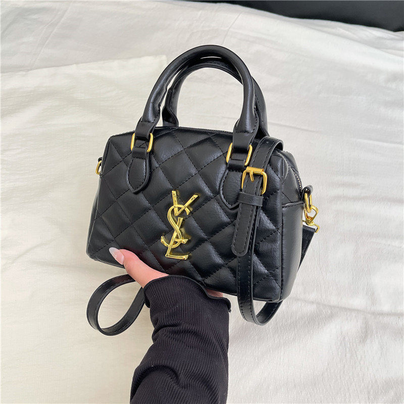 洋气小包包女2026新款春菱格绣线斜挎包时尚百搭手提包质感贝壳包