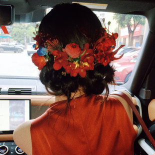 新款新娘头饰森系中式婚礼复古花朵发簪边夹发饰花环敬酒秀禾服配