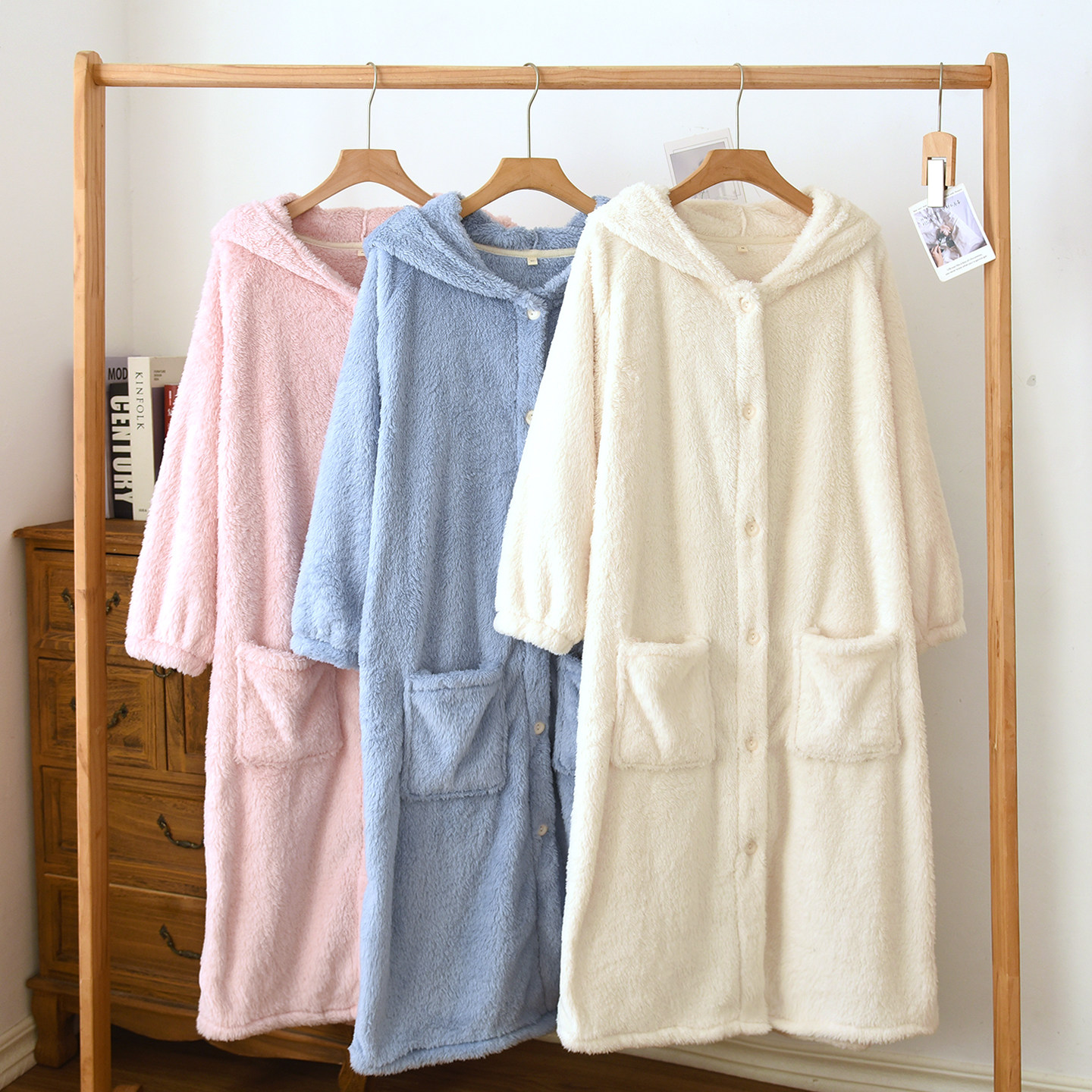 珊瑚绒睡袍女冬季加厚连帽长款法兰绒保暖长袖家居服浴袍浴衣