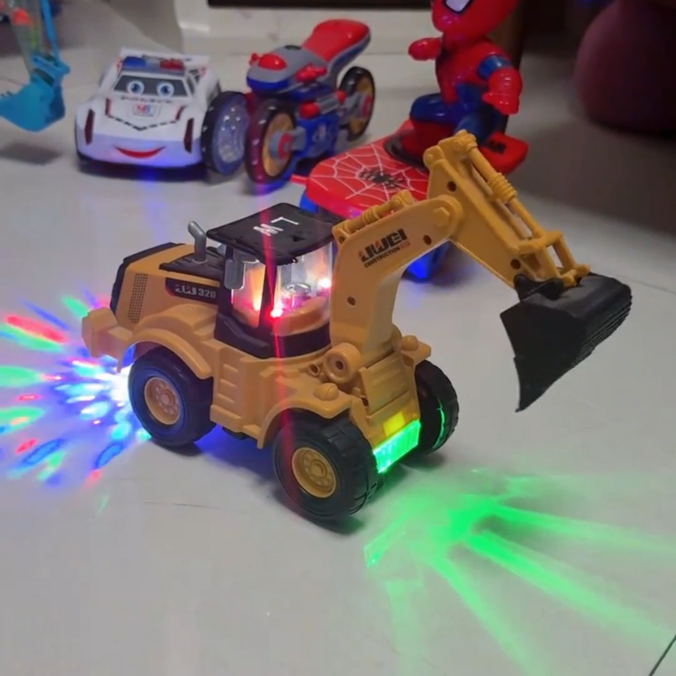 儿童玩具挖土机推荐电动挖掘机灯光音乐万向仿真工程车地摊批发