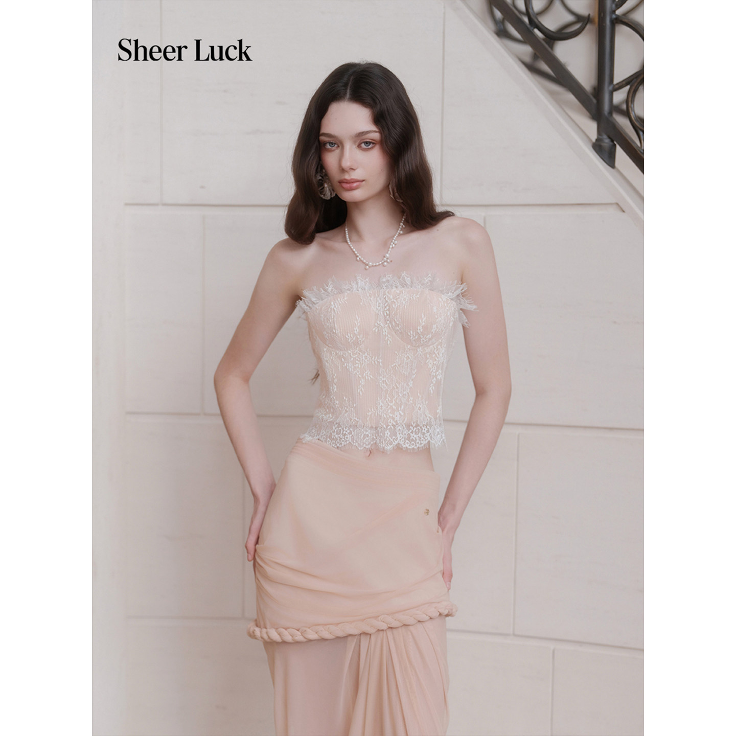 Sheer Luck Lacey 法式蕾丝复古花边鱼骨抹胸上衣