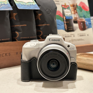 佳能R50新款 保护套R10相机包可爱热靴R100底座包R50V背带配件壳