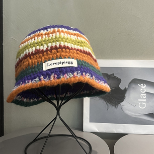 小众民族风彩虹条纹毛线帽女秋冬韩系百搭针织渔夫帽子多巴胺盆帽