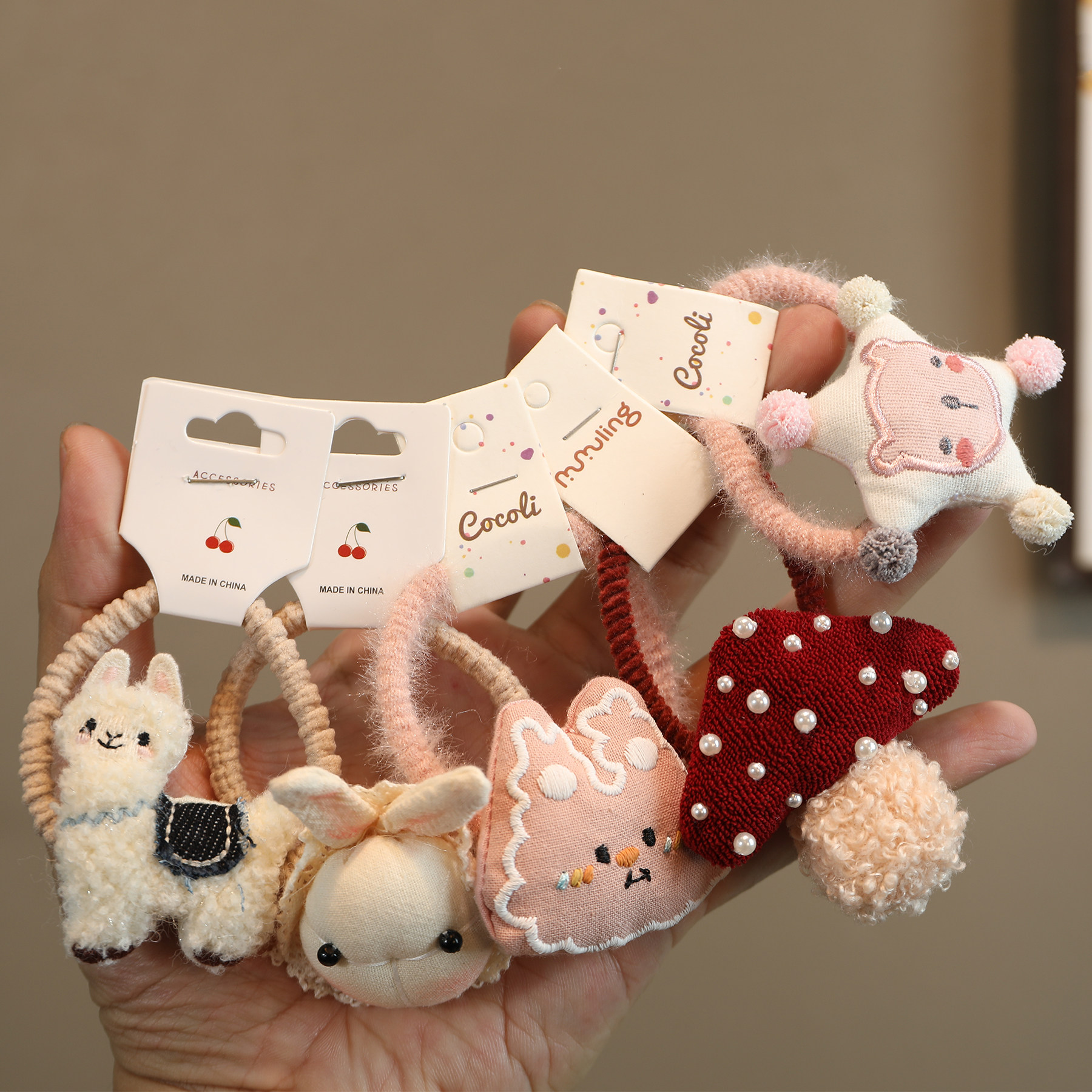 儿童布艺卡通皮筋女童可爱百搭公仔发绳发饰小女孩甜美高马尾发饰,童装/婴儿装/亲子装,发饰,淘宝优惠券,粉丝福利购,淘宝优惠卷