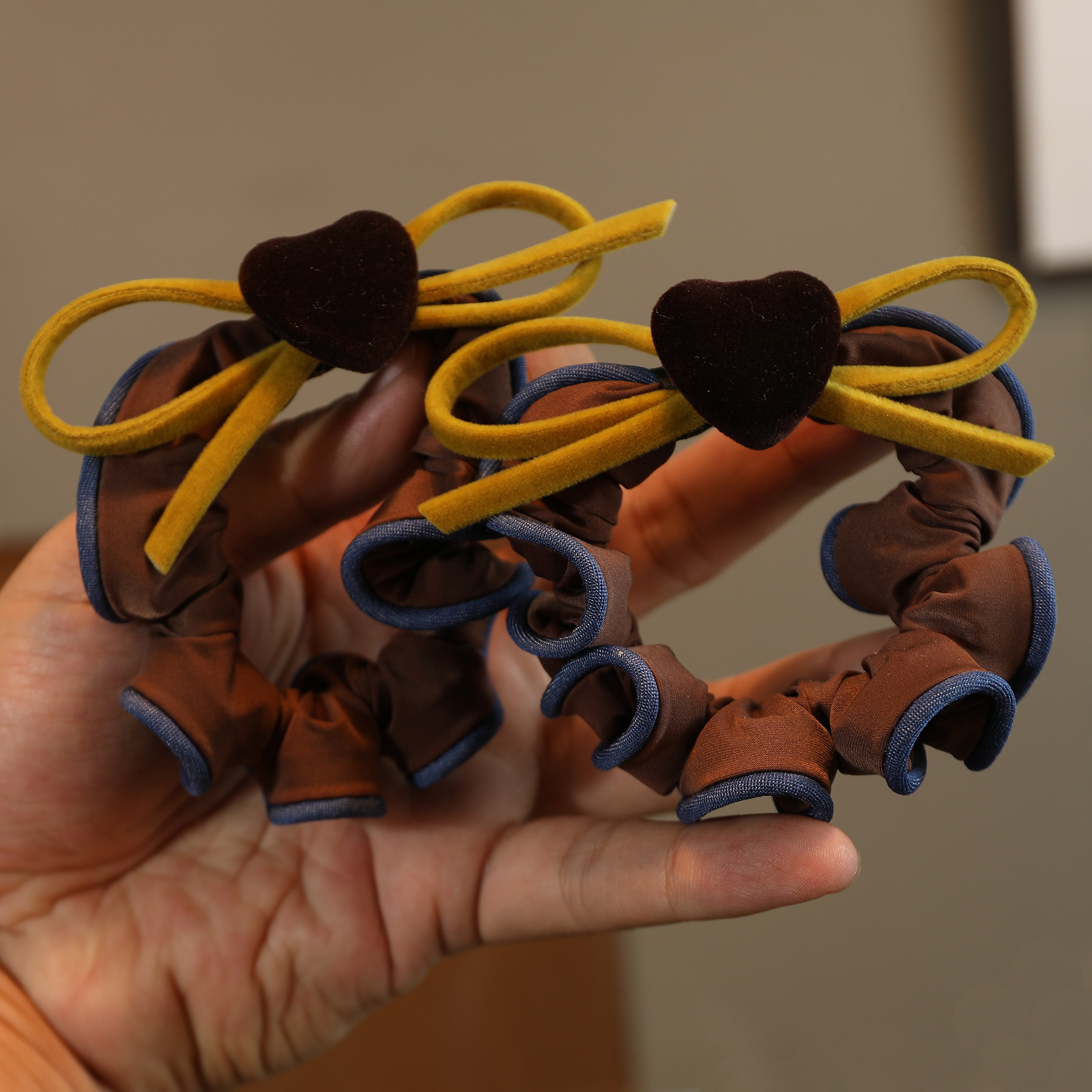 儿童丝绒爱心蝴蝶结头绳巨好看的发圈女童高级感洋气时尚肠圈发饰