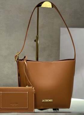 Jacquemus小众设计高级感单肩包大容量真皮通勤宽肩带水桶包包女