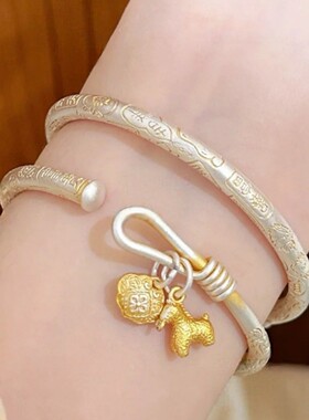 [马上有钱]福运小马铜钱平安锁新中式描金吉言马手镯女镀纯银手饰