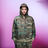 HELLO 美式 KITTY官方联名 迷彩烫钻拉链帽衫 休闲男女 WHOOSIS