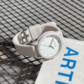 风2025新款 多巴胺初高中学生手表女款 礼物高颜值小众设计潮流美式