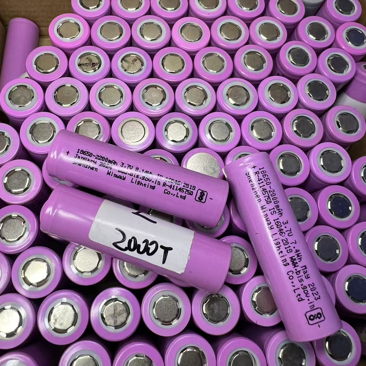 新的 平头18650锂电池配机的便宜电池适合蓝牙音箱风扇等