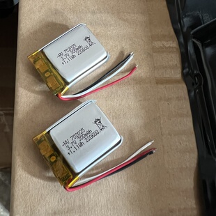 NV 3.7V聚合物锂电池300mah带三条线带保护板智能手表音箱702025