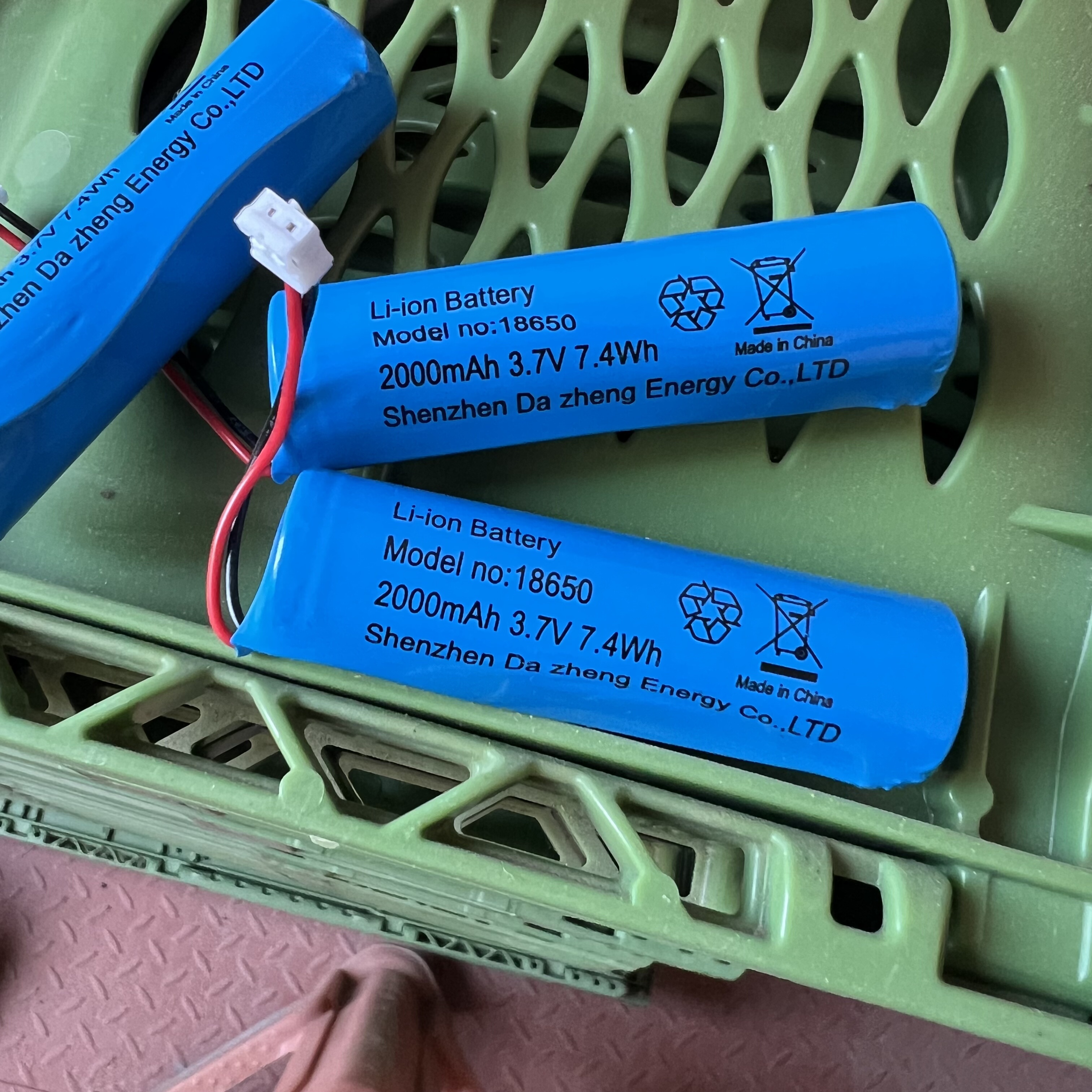 18650锂电池3.7V带线2000mah不带保护板蓝牙音箱挂脖手执风扇电池