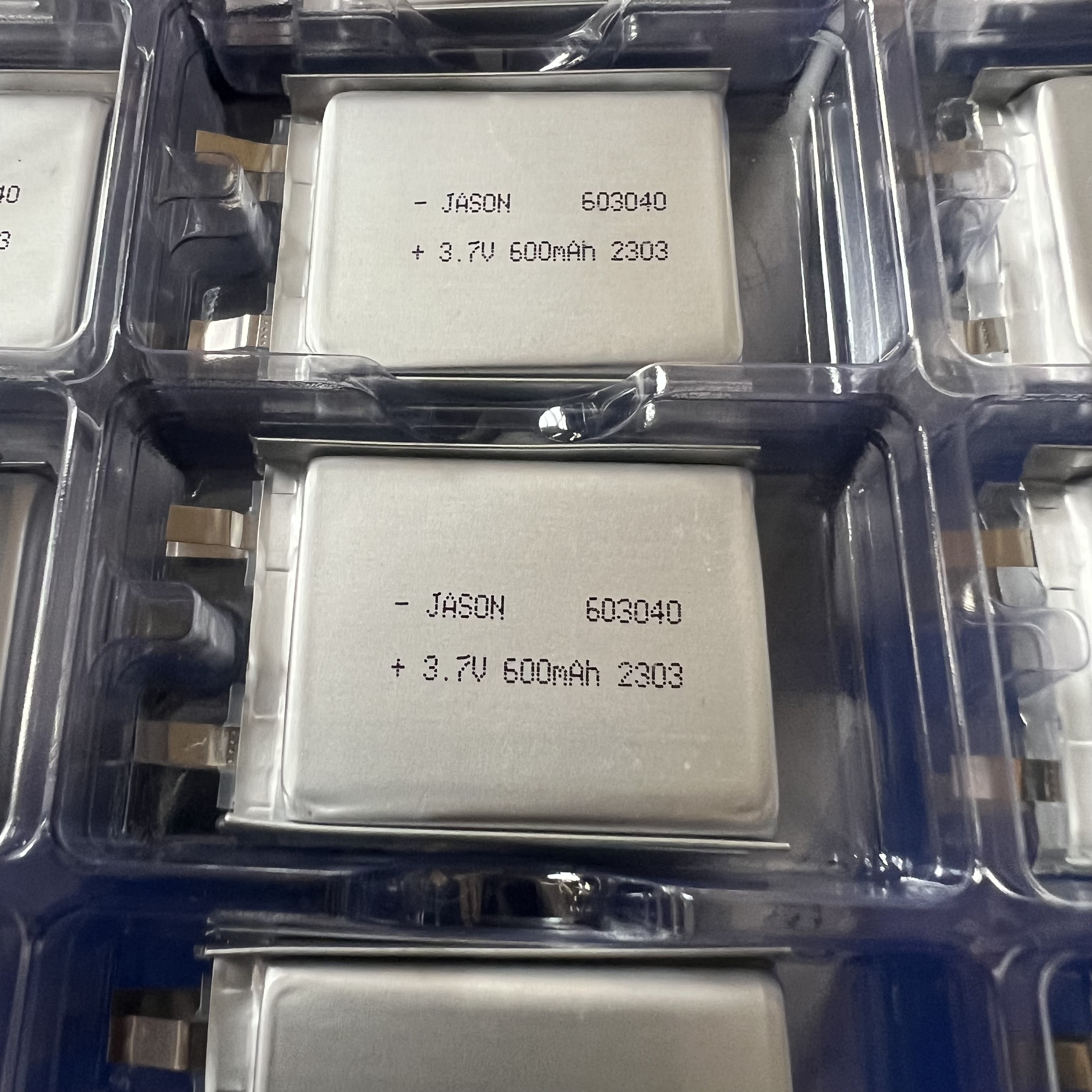 3.7V不带保护板聚合物锂池600mAh导航仪MP3规格603040