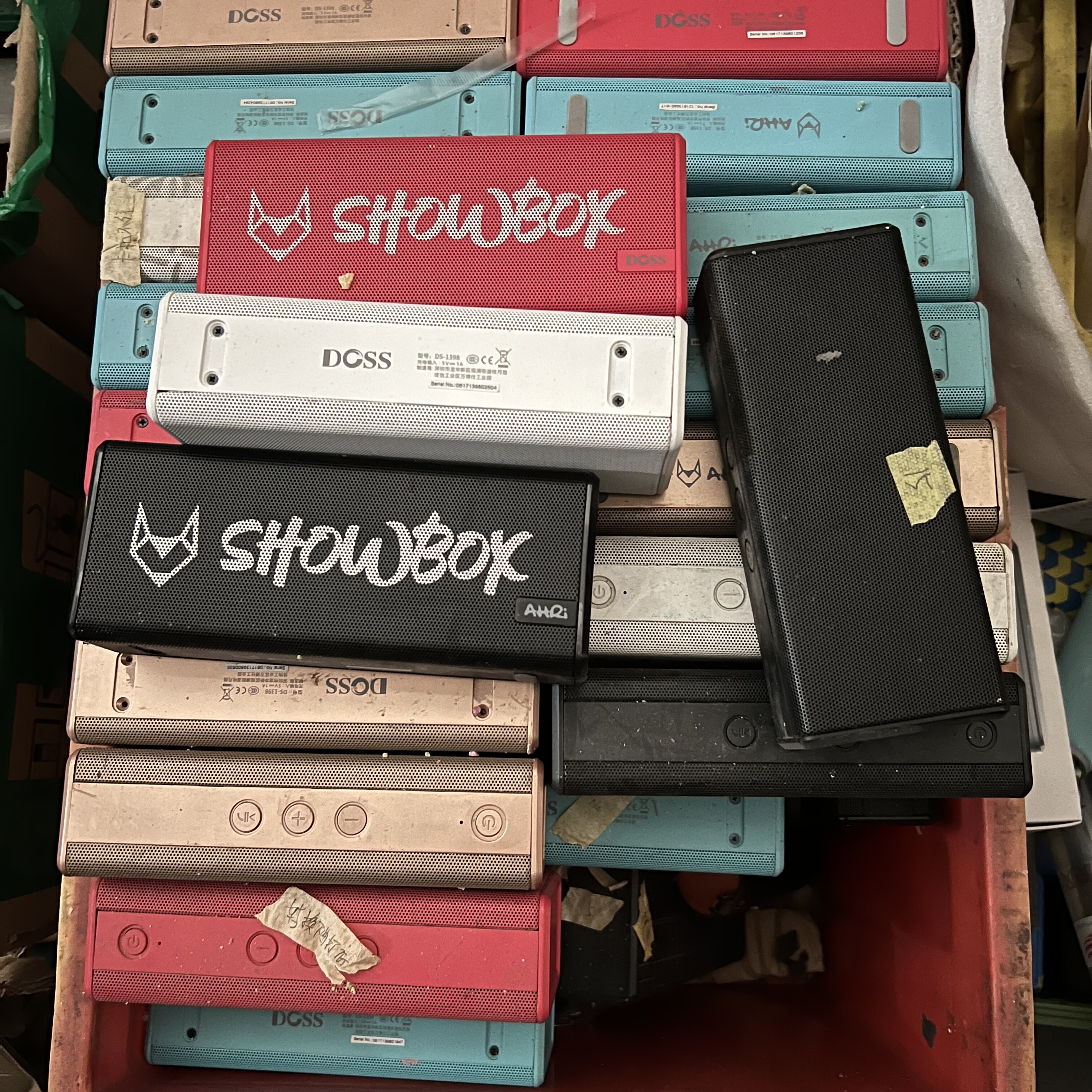 工厂清仓货 品牌1398蓝牙音箱音响无线蓝牙插卡便携式3W+3W功率