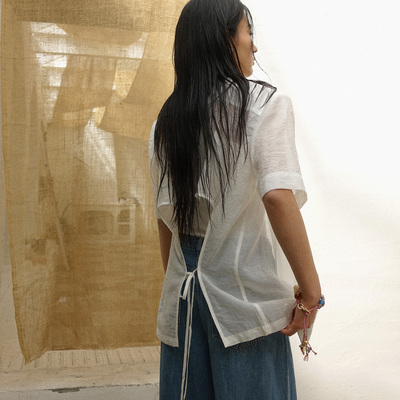HOWL 高阶时髦背影杀莱赛尔微透西装领背后露背绑绳设计短袖衬衫