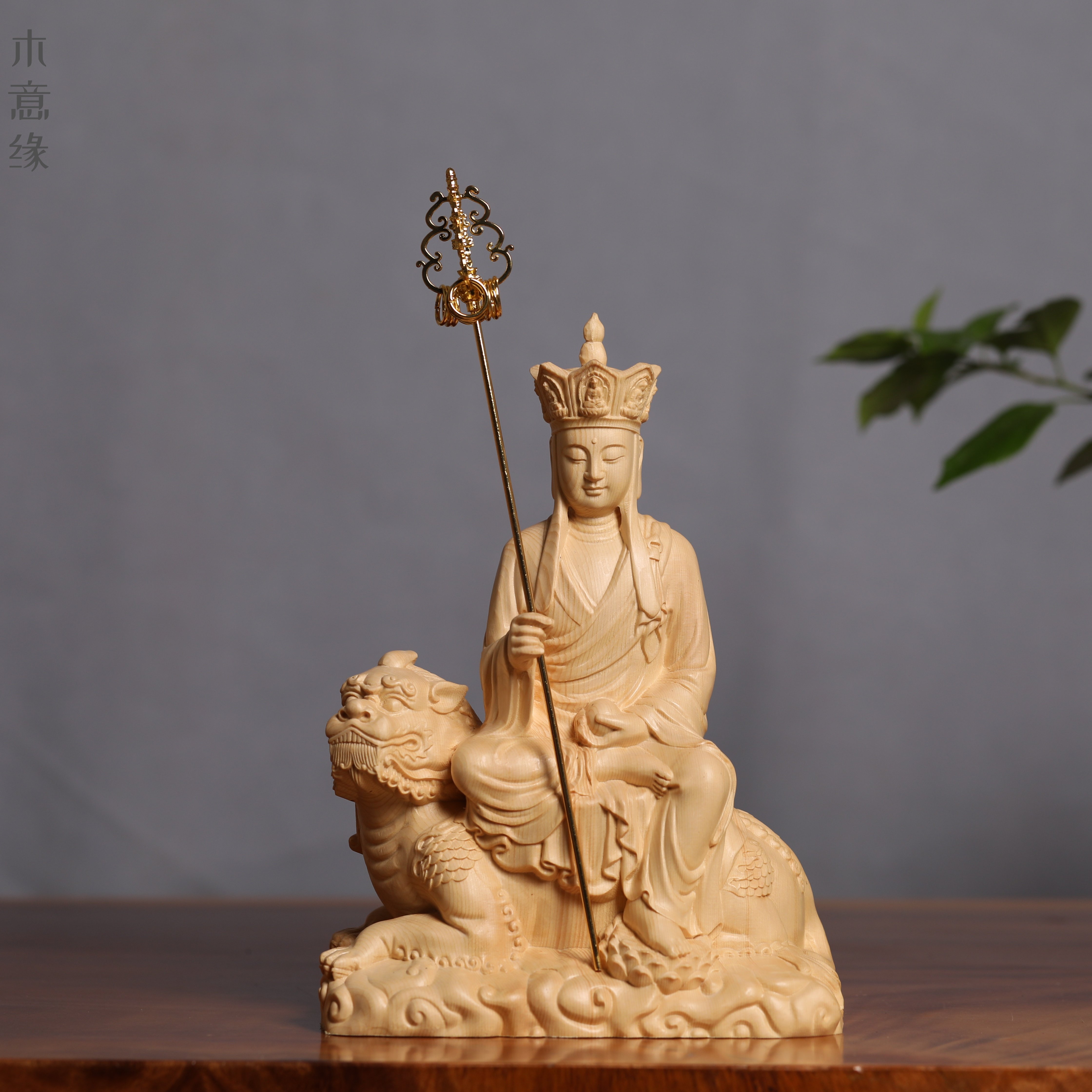 桧木雕地藏王菩萨骑谛听摆件实木