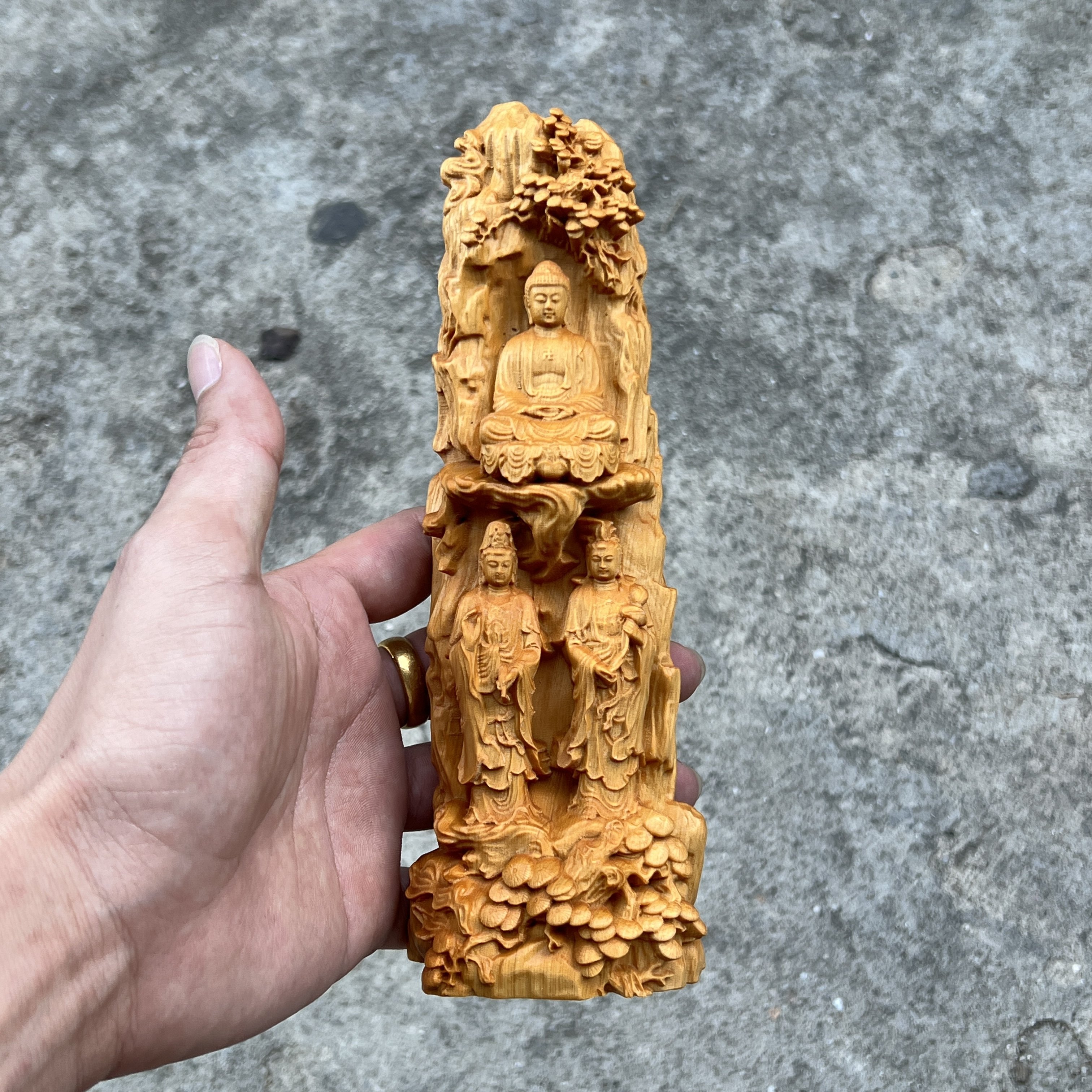 崖柏木雕一体西方三圣像阿弥陀佛观音菩萨大势至菩萨实木供奉摆件