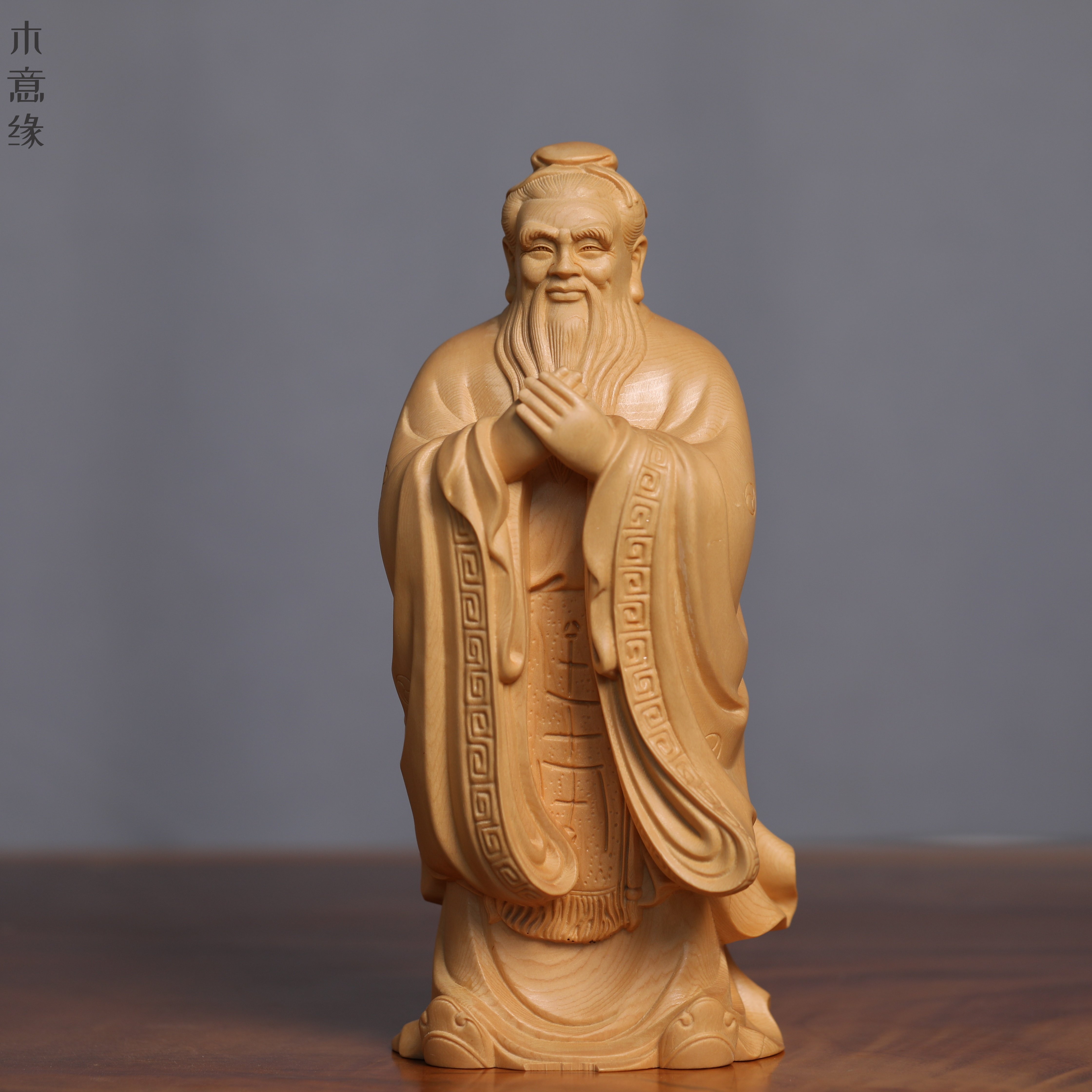 桧木精雕儒家创始人孔子老夫子像