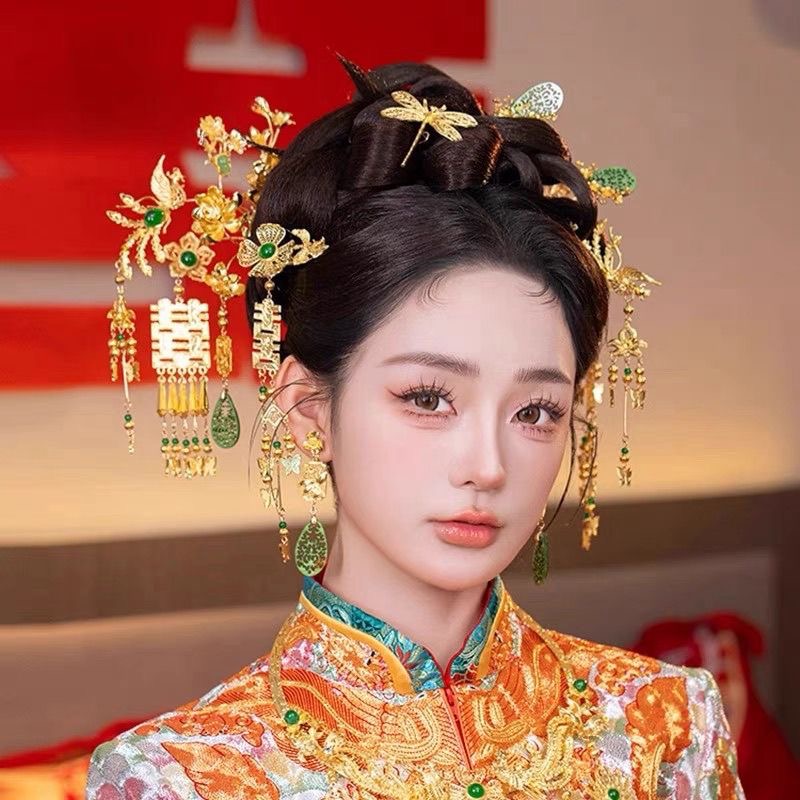 金绿色中式新娘秀禾服头饰减龄