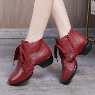舞蹈鞋真皮红色广场舞蹈靴子女冬季加绒软底2025新款交谊摩登舞鞋