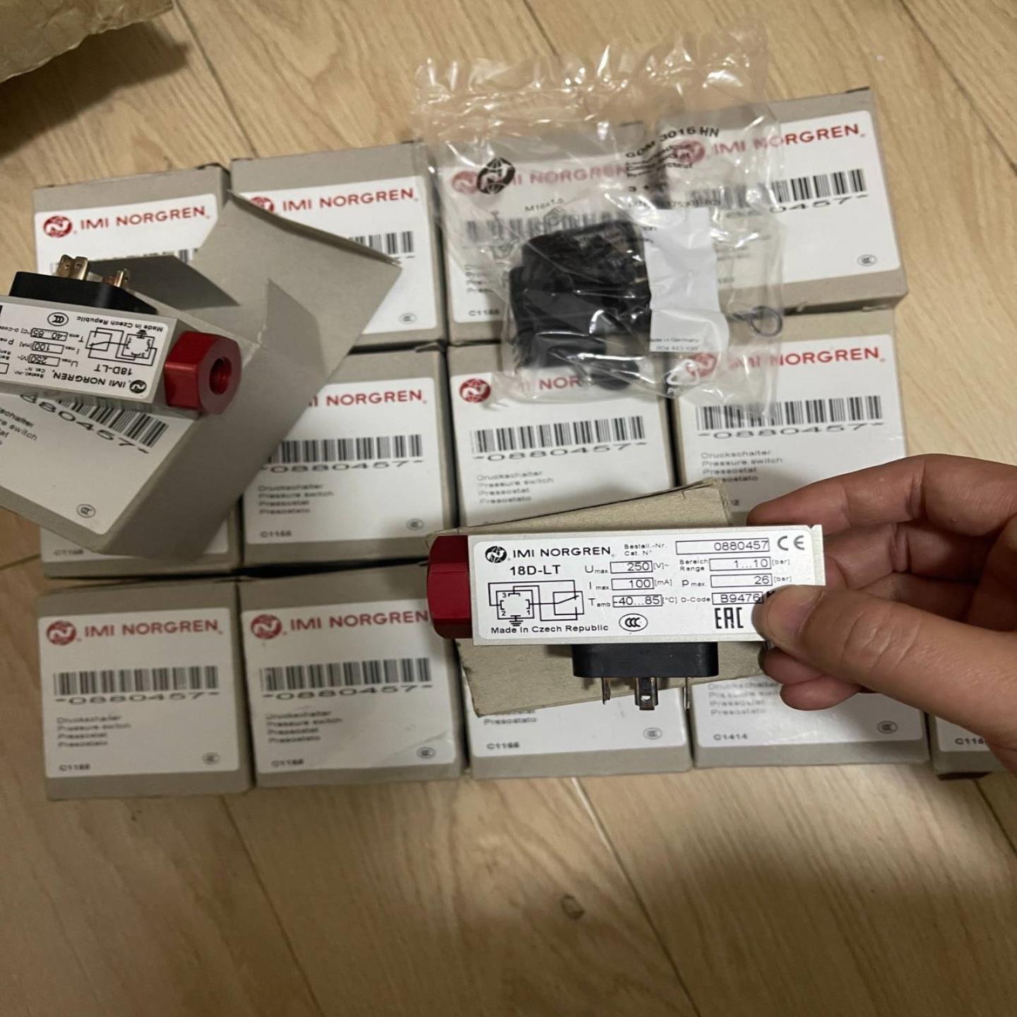 配件诺冠压力开关18D-LT IMI NORGREN 0880457受电弓气阀板议价