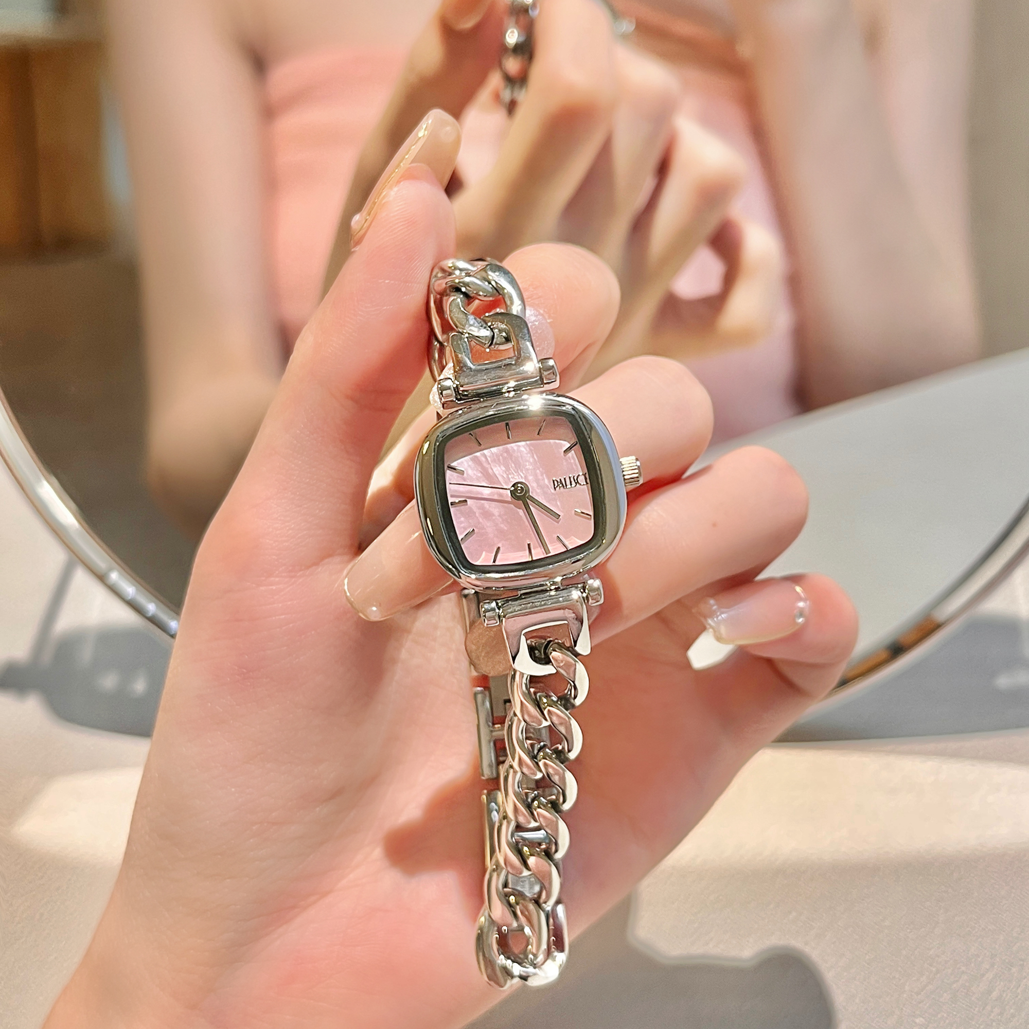 姬妮诗嫚小众轻奢女表复古手链表