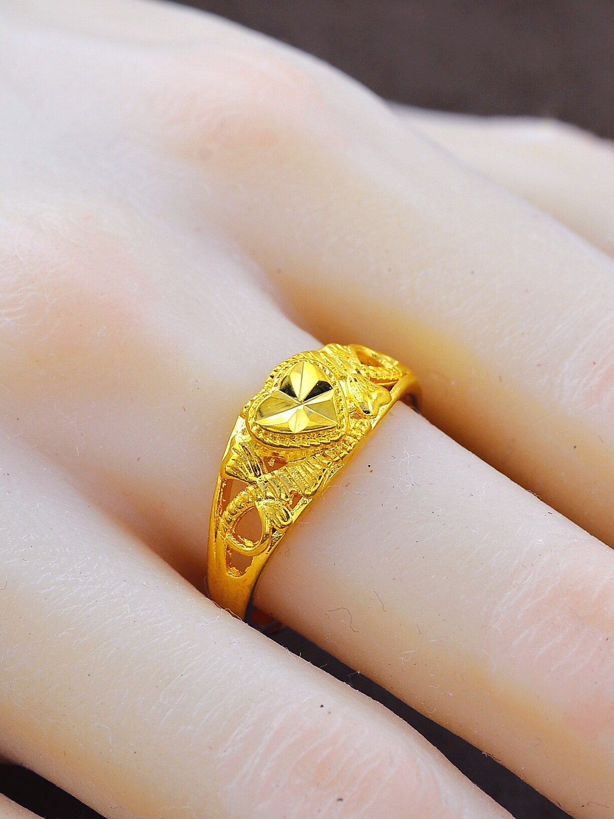 New 18K New Heart Ring, Bridal Gold Color That Won't Fade for Women, Adjustable Gift, Ethnic Style