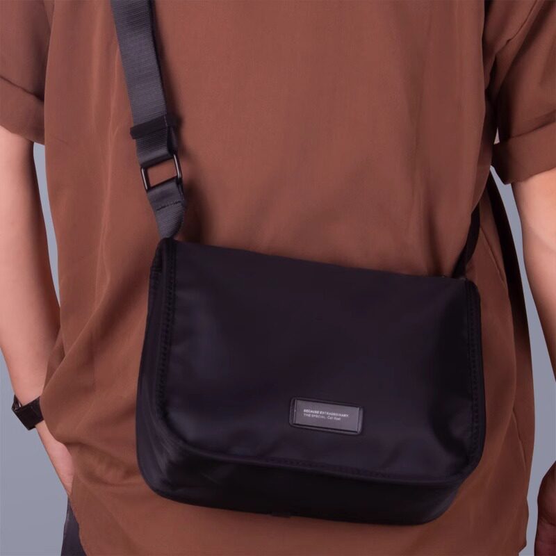 香港品牌新款牛津布斜挎包男大容量单肩包小背包通勤包休闲帆布包