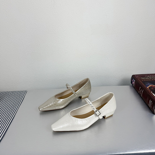 法式一字扣带浅口单鞋女2026春季新款软底通勤平底简约韩版女鞋潮
