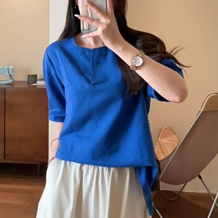 宽松显瘦亚麻中袖 WTHEONE气质显白克莱因蓝V领衬衫 上衣女2025夏新