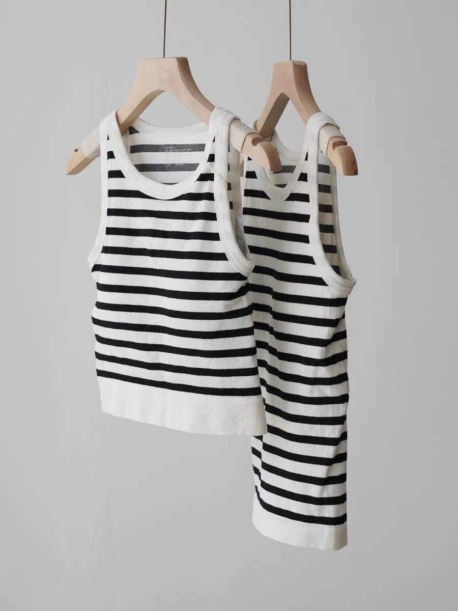 百搭显瘦无钢圈条纹背心带胸垫