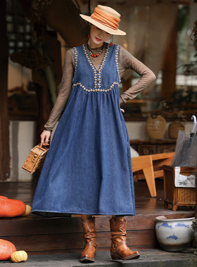 2025春装民族风刺绣V领背心裙复古宽松大摆无袖牛仔连衣裙82707