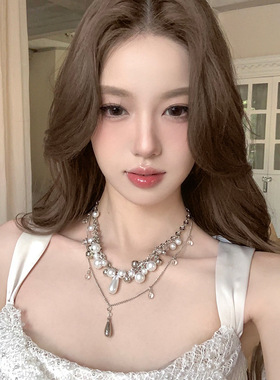 纯白珍珠缪斯风多层宫廷项链复