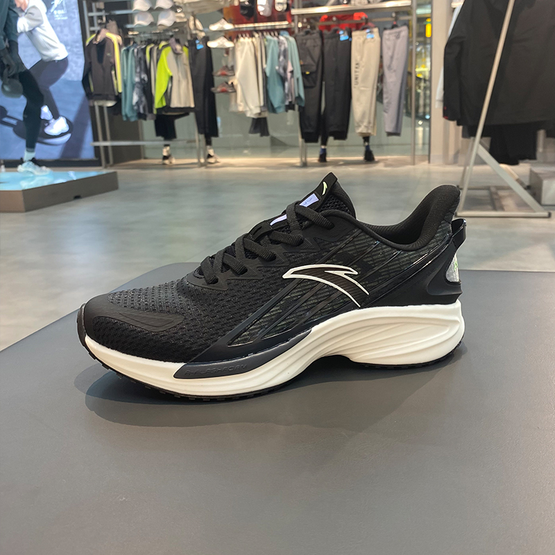 安踏女跑步鞋减震透气