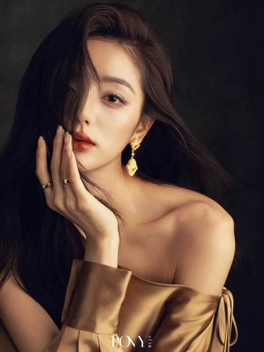 Модный журнал, платье, новая коллекция, яркий броский стиль, изысканный стиль