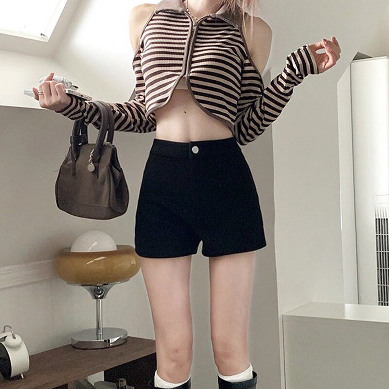 黑色西装短裤显瘦高腰辣妹