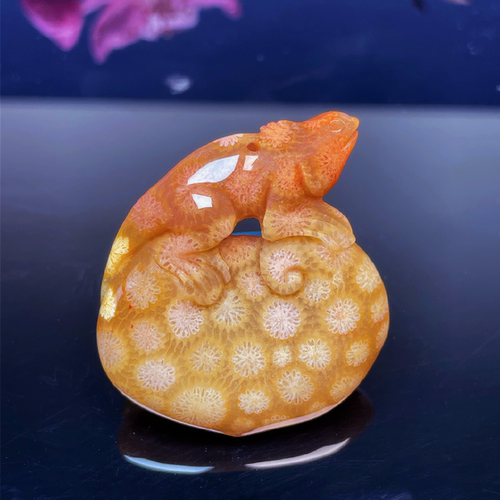 天然珊瑚玉吊坠冰透彩花雕刻挂件