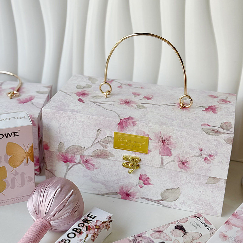 2025金属手提新款粉色伴手礼盒结婚订婚喜糖空盒子生日礼物外包装