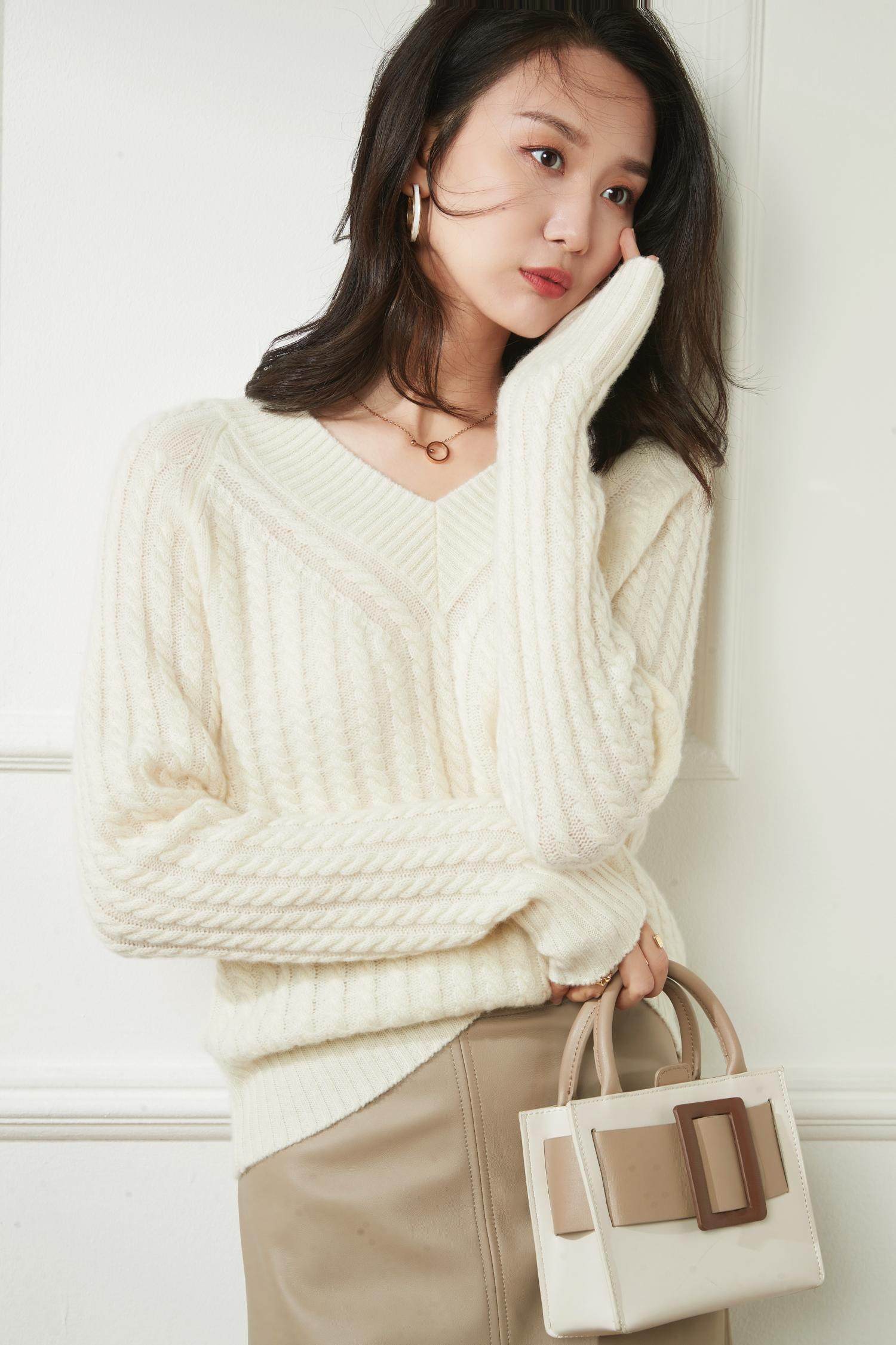 【断码清仓】戎美衣尚轻盈柔软 细腻古典绞花 羊绒羊毛v领针织衫,女装/女士精品,毛针织衫,淘宝优惠券,粉丝福利购,淘宝优惠卷