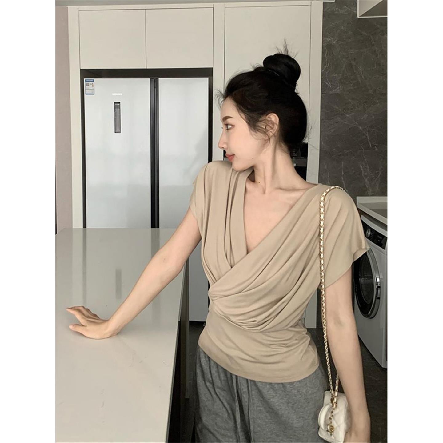 一字肩上衣女设计感小众夏季别致真丝上装