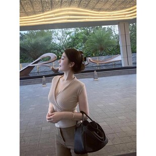 夏季纯欲风低胸V领收腰针织衫女交叉紧身背心性感甜美打底衫上衣