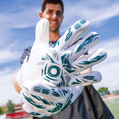 光环库尔图瓦同款守门员手套