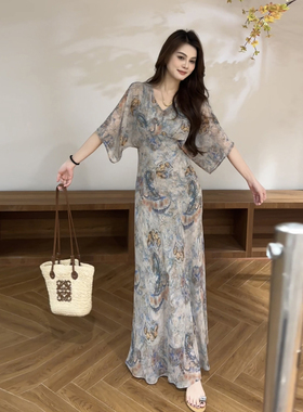 大婷婷 夏季新款蝙蝠袖V领复古印花收腰气质连衣裙长裙DT2107