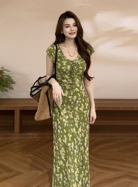 大婷婷 夏季新款复古绿色碎花收腰小清新连衣裙气质长裙DT2119