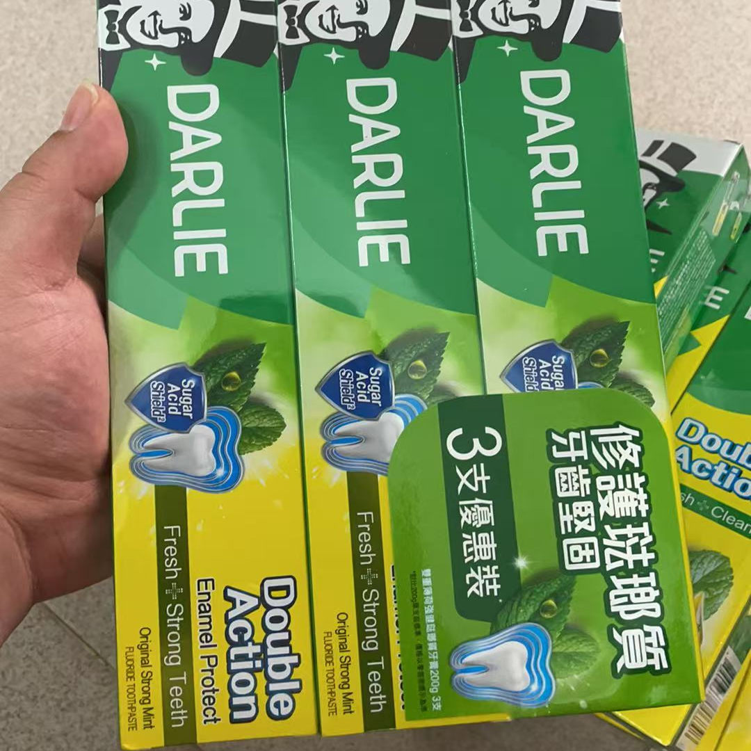 香港购黑人双重薄荷强健牙膏