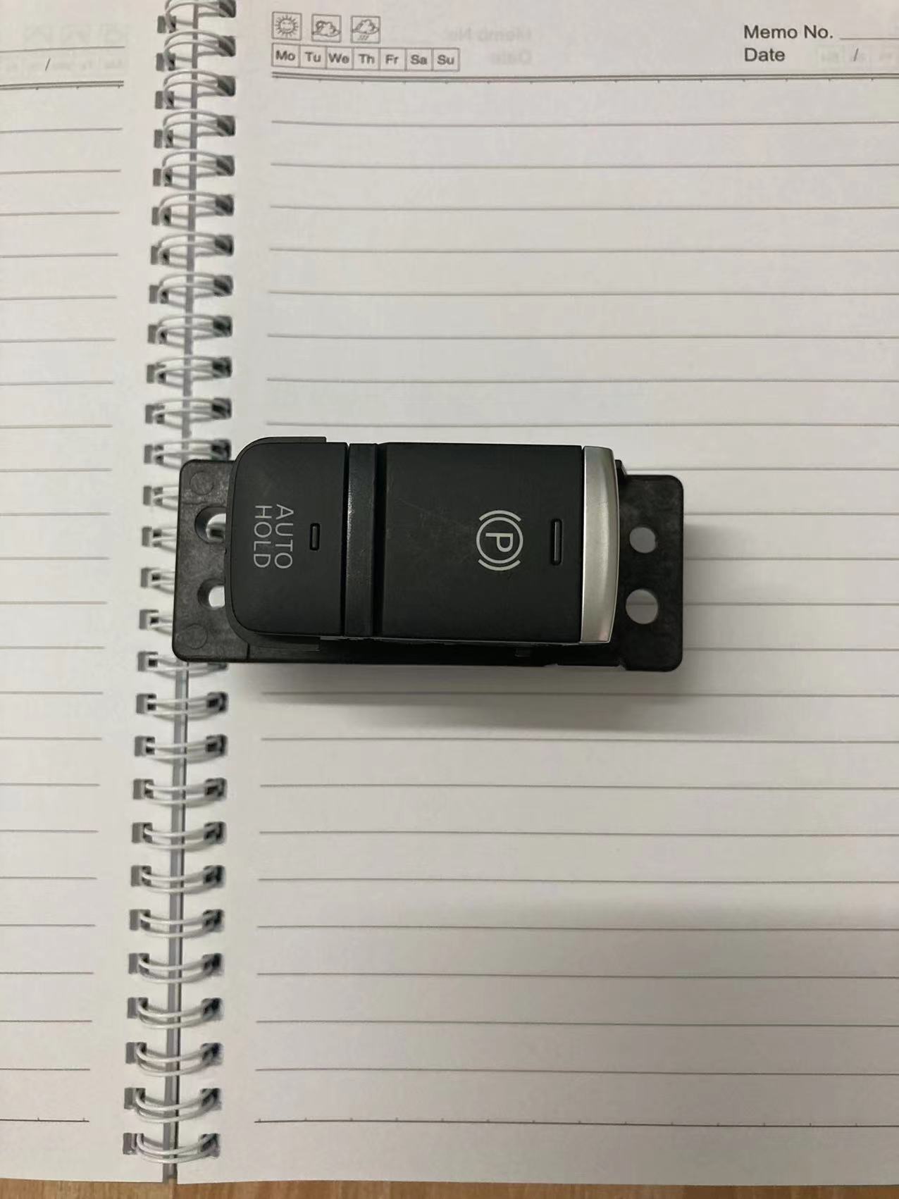 适用新逍客奇骏QX50电子手刹开关