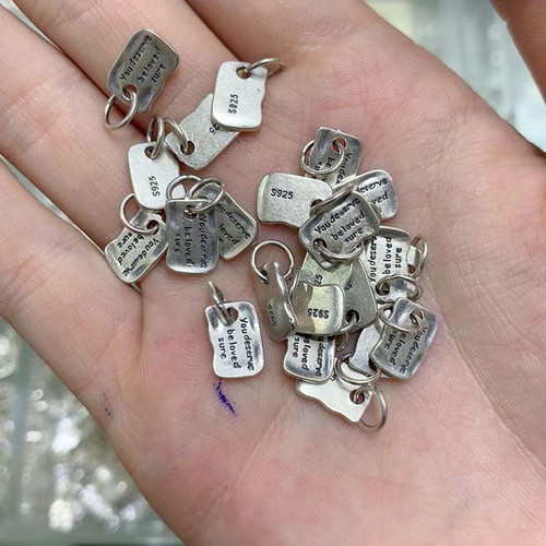 s925银复古英文方形字牌吊坠银diy佩饰手链挂坠项链吊坠饰品