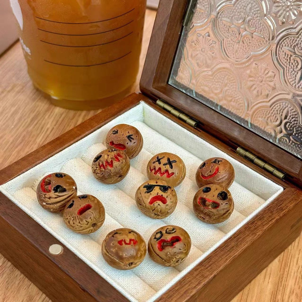 桃核雕刻表情diy文玩配珠配件手串隔珠随机发货